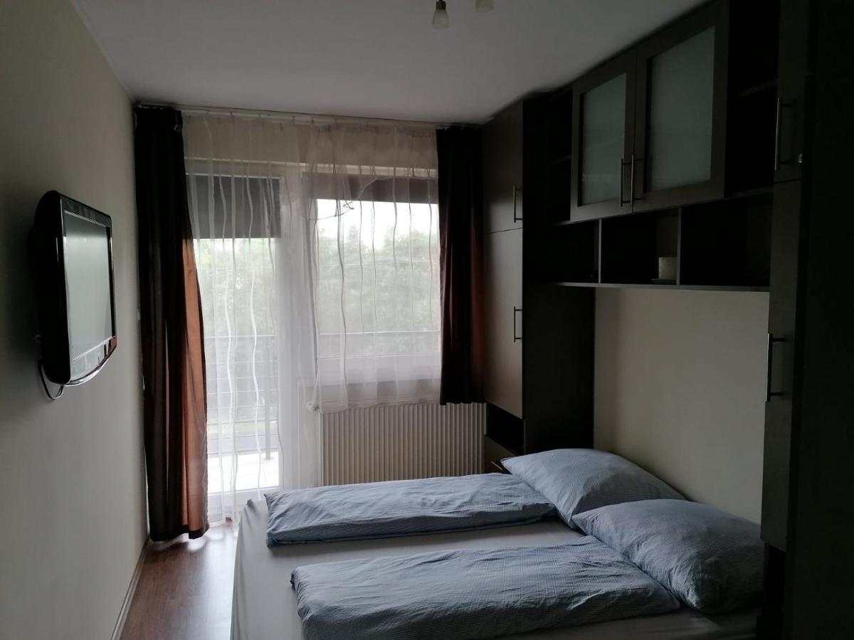 Family Holiday Apartman Nyiregyhaza Exterior photo