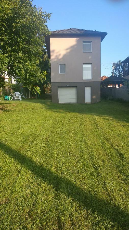 Family Holiday Apartman Nyiregyhaza Exterior photo